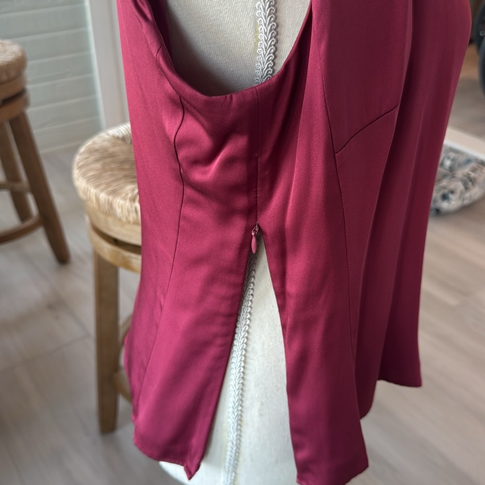 Ann Taylor size 6, maroon silk top - Picture 2 of 5
